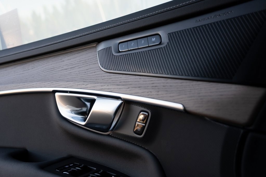 2026 Volvo XC90 Plus - Photo 20