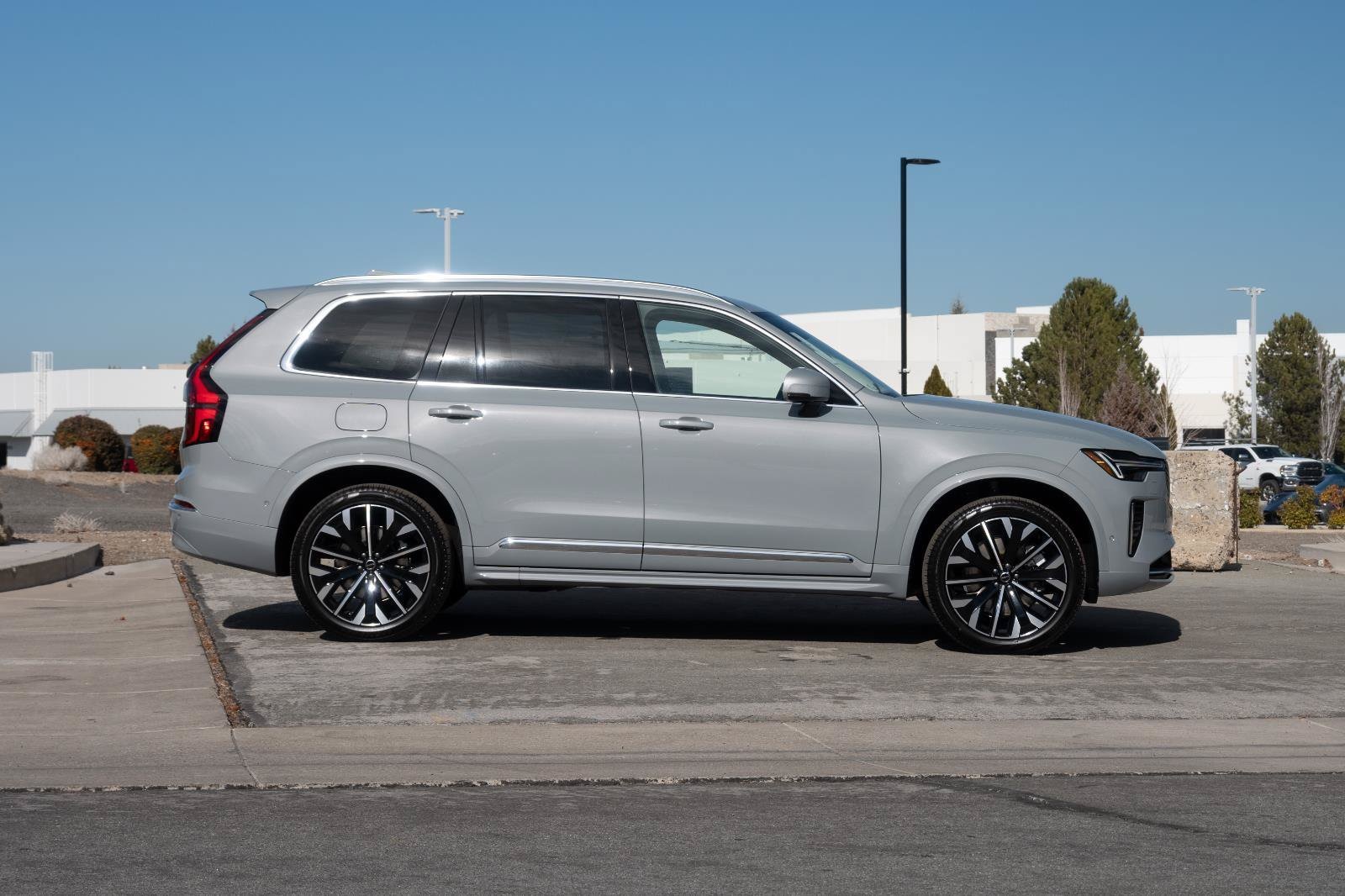 2026 Volvo XC90 Plus - Photo 8