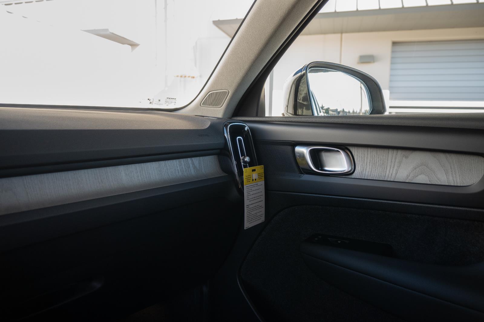 2026 Volvo XC40 Plus - Photo 17