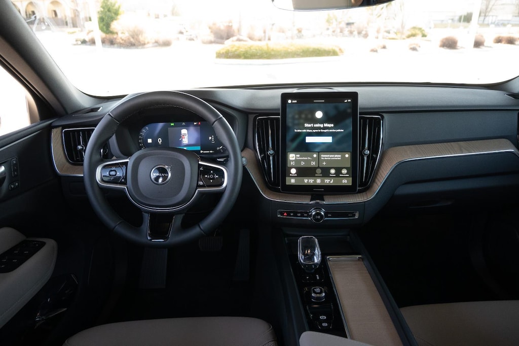 New 2026 Volvo XC60 B5 Core SUV