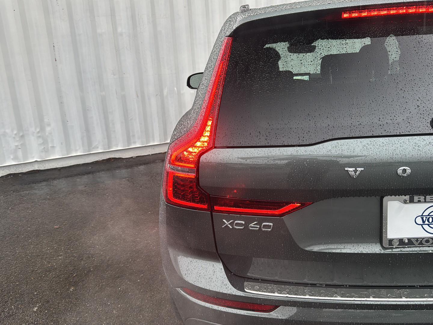2026 Volvo XC60 Plus - Photo 30