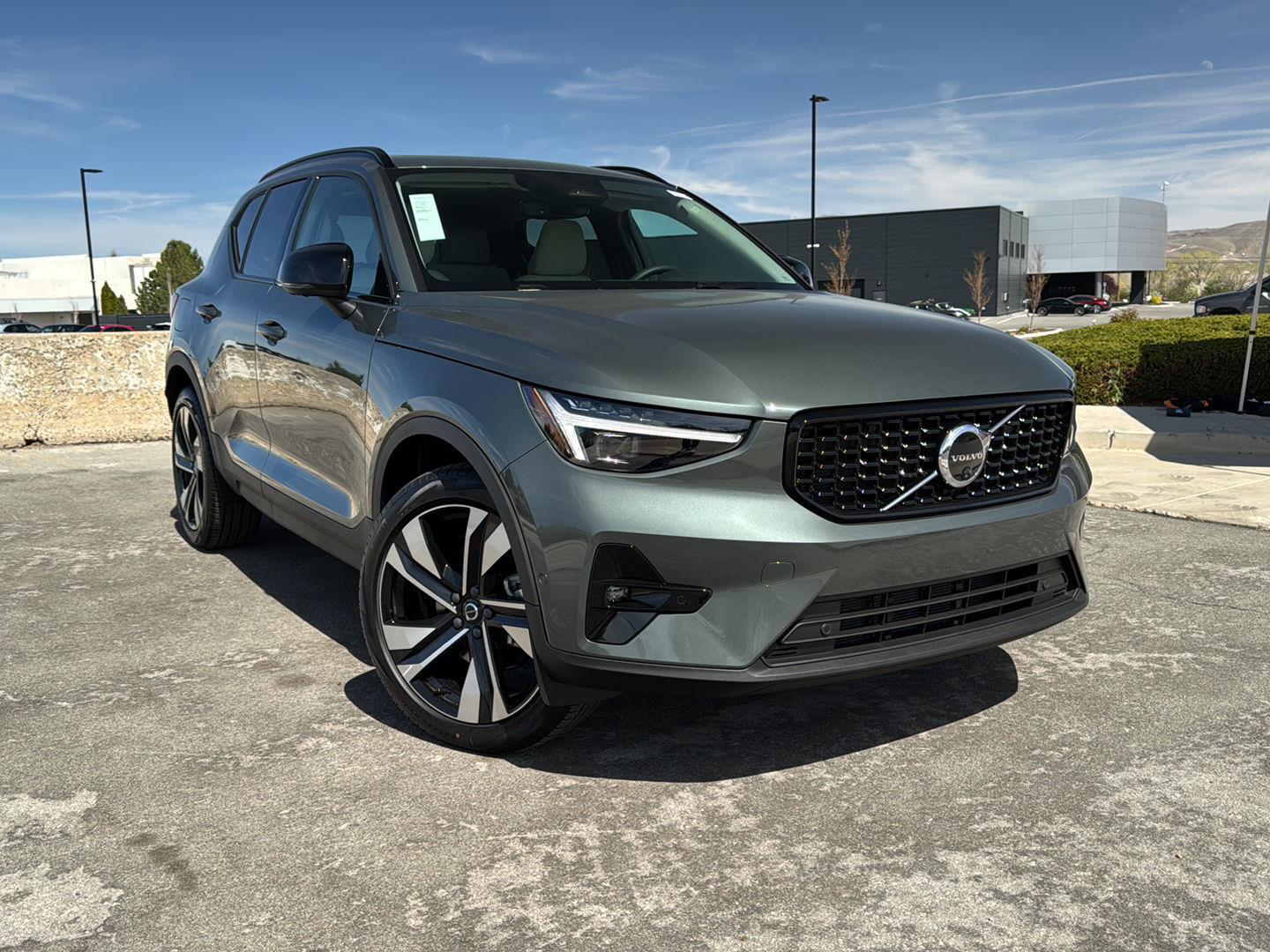 2026 Volvo XC40 B5 Plus Dark AWD's photo