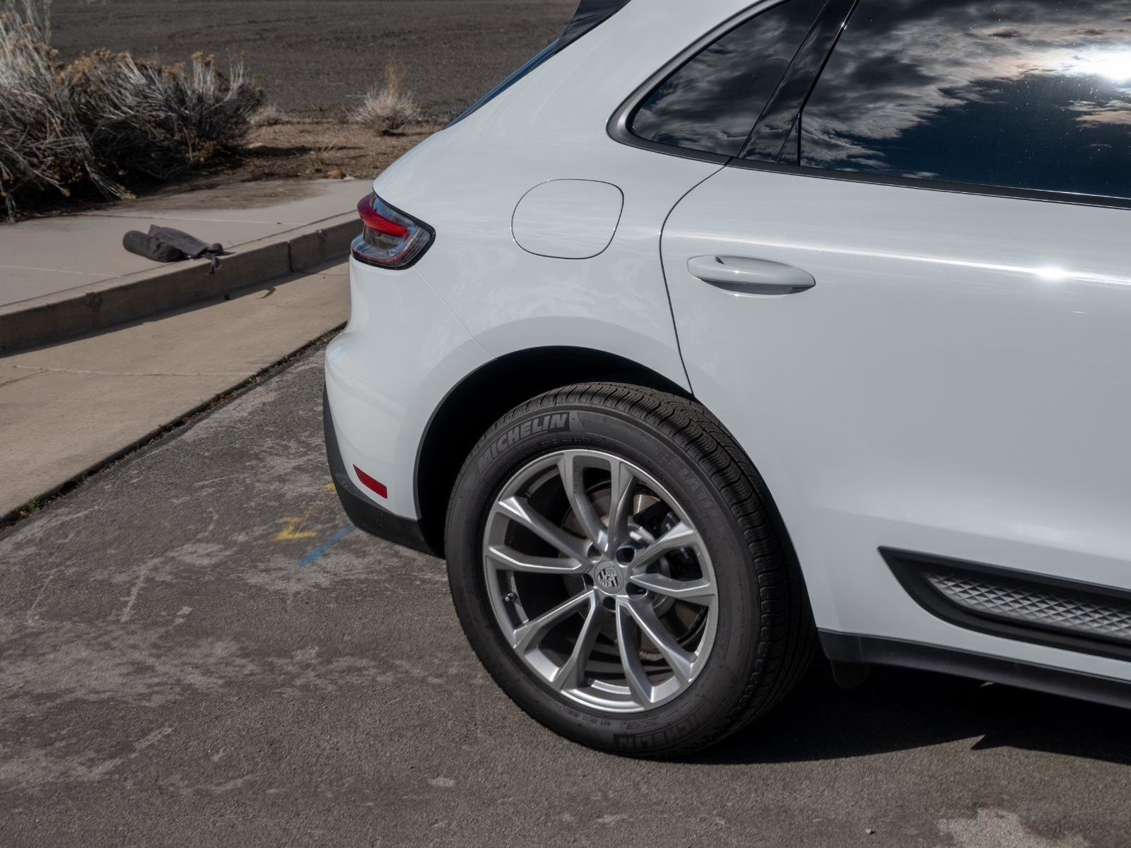 2025 Porsche Macan Base - Photo 15