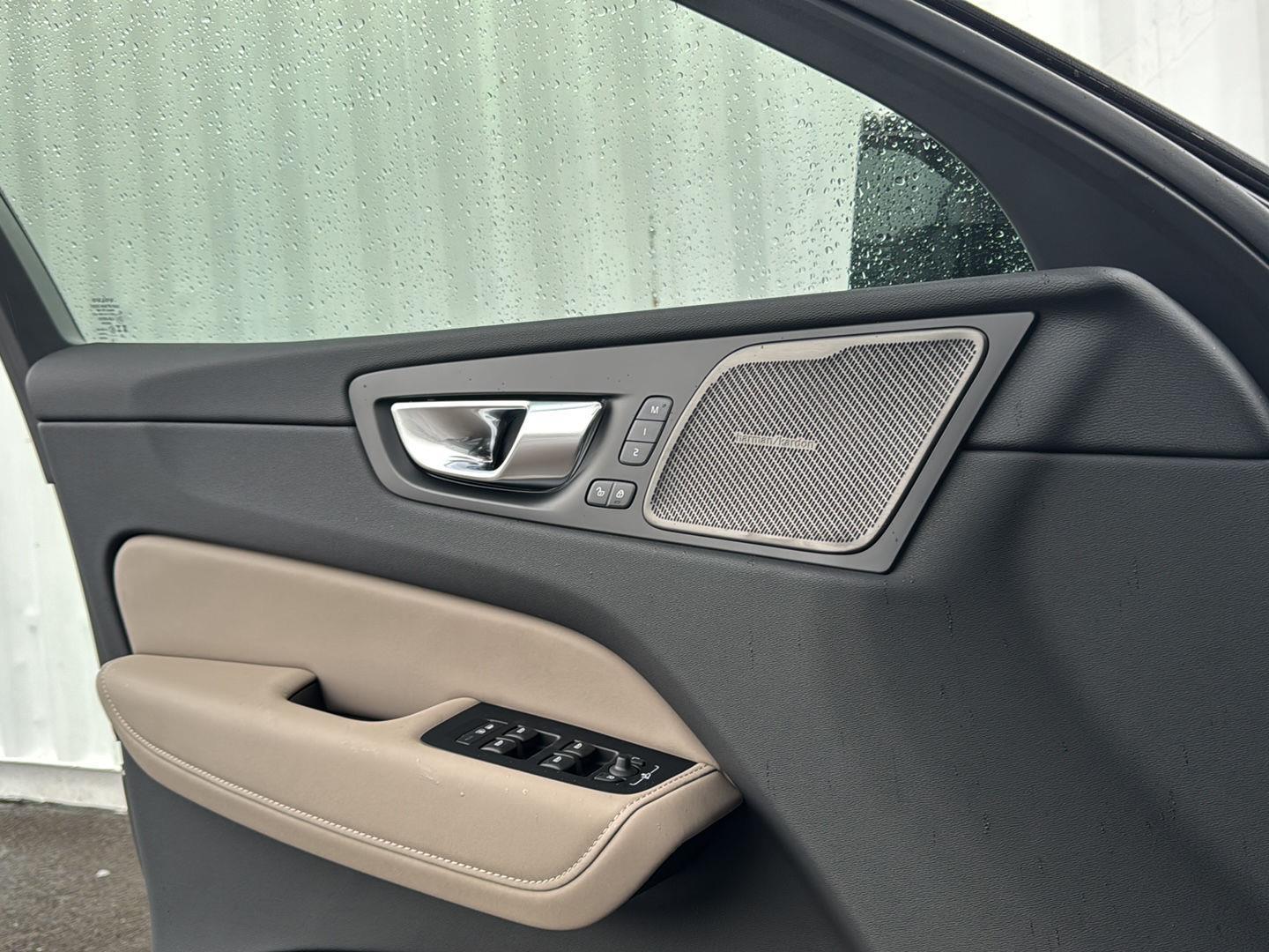 2026 Volvo XC60 Plus - Photo 20