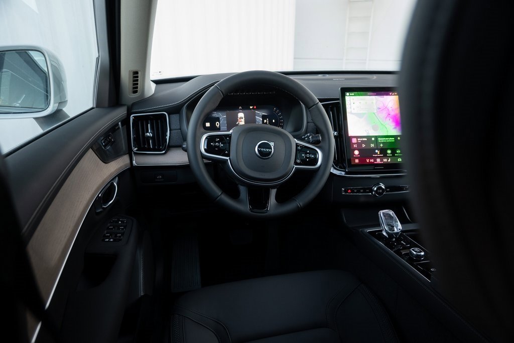 2026 Volvo XC90 Plus - Photo 22