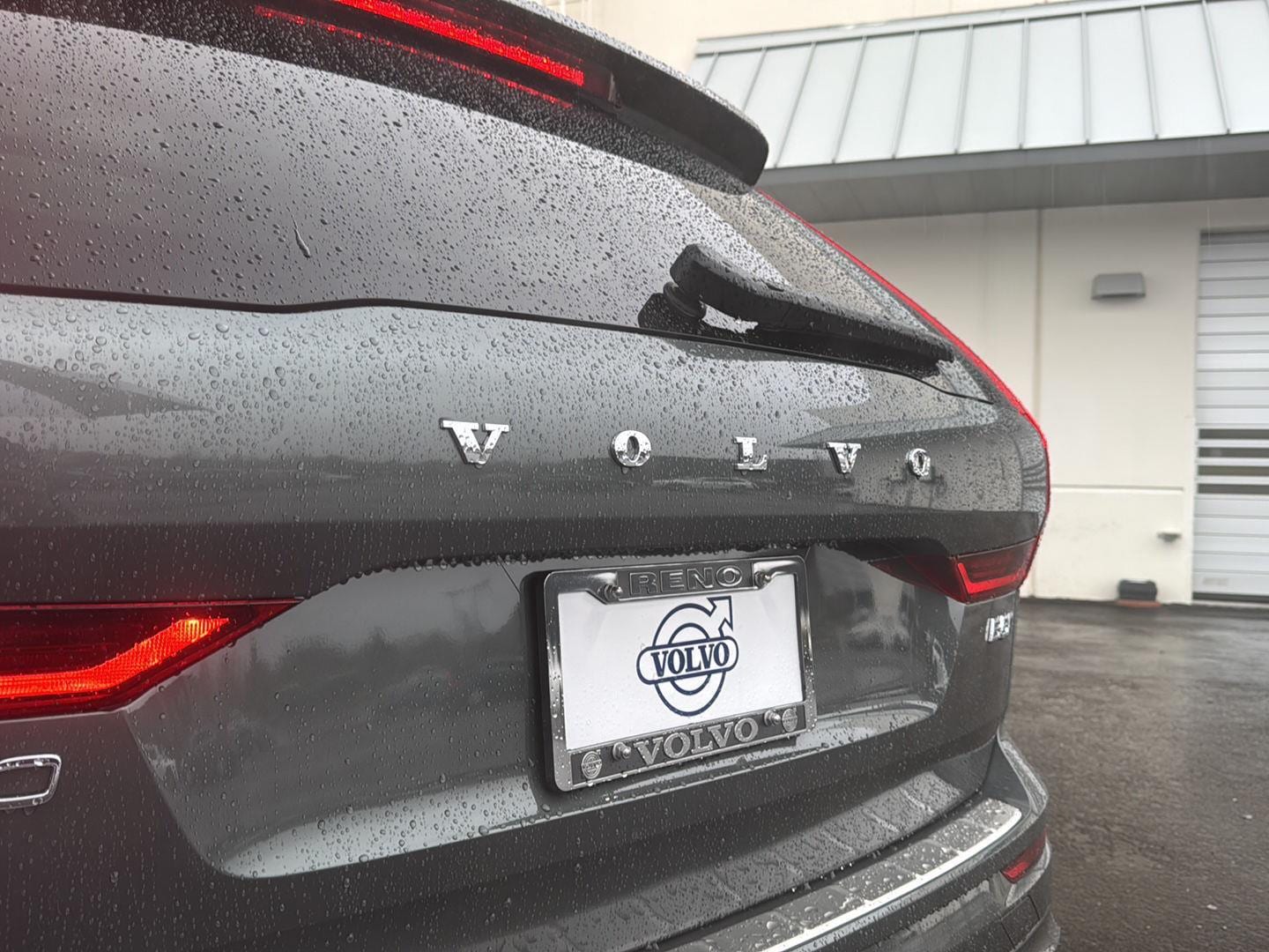 2026 Volvo XC60 Plus - Photo 24