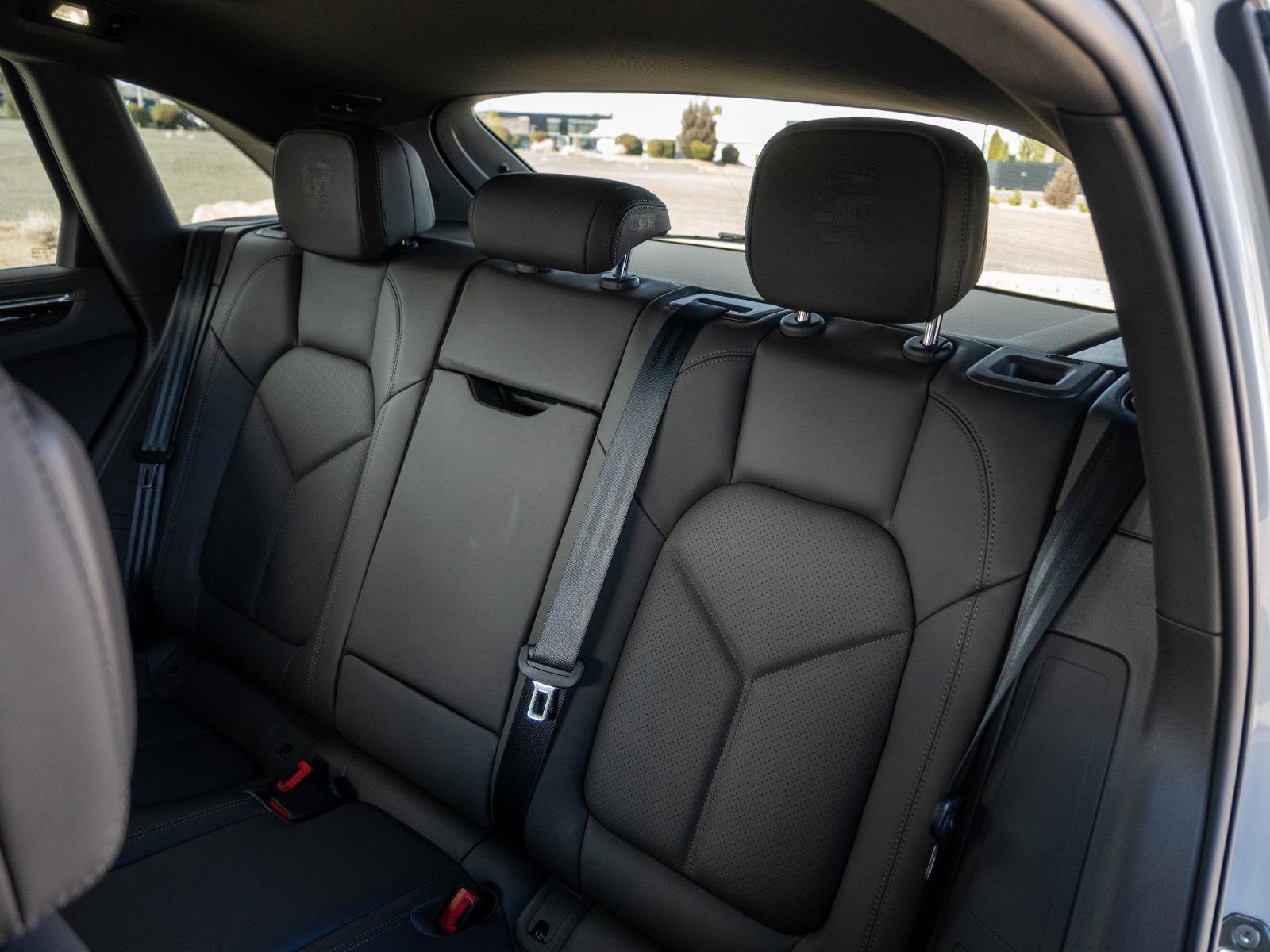 2025 Porsche Macan Base - Photo 29