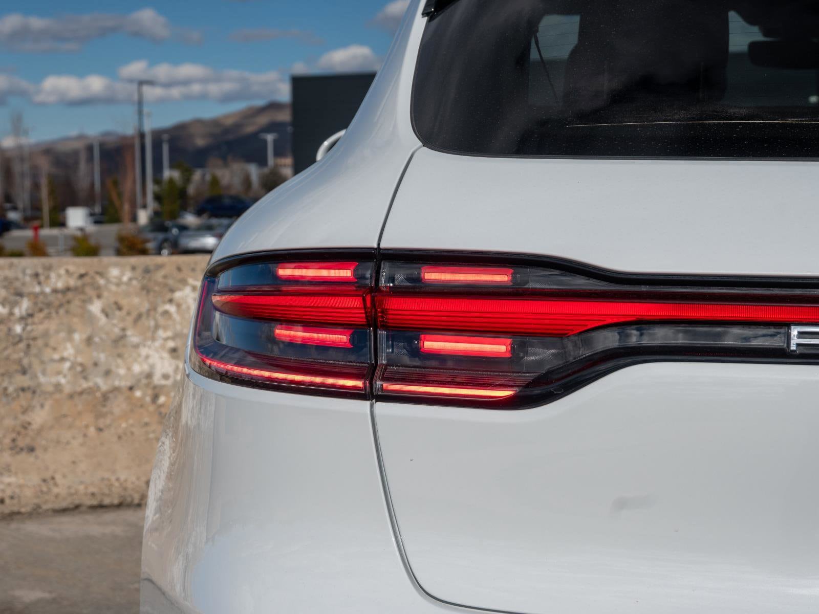 2025 Porsche Macan Base - Photo 23