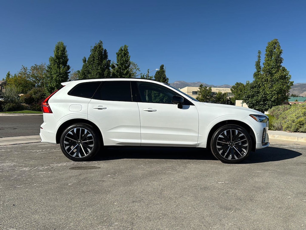 New 2026 Volvo XC60 B5 Ultra SUV