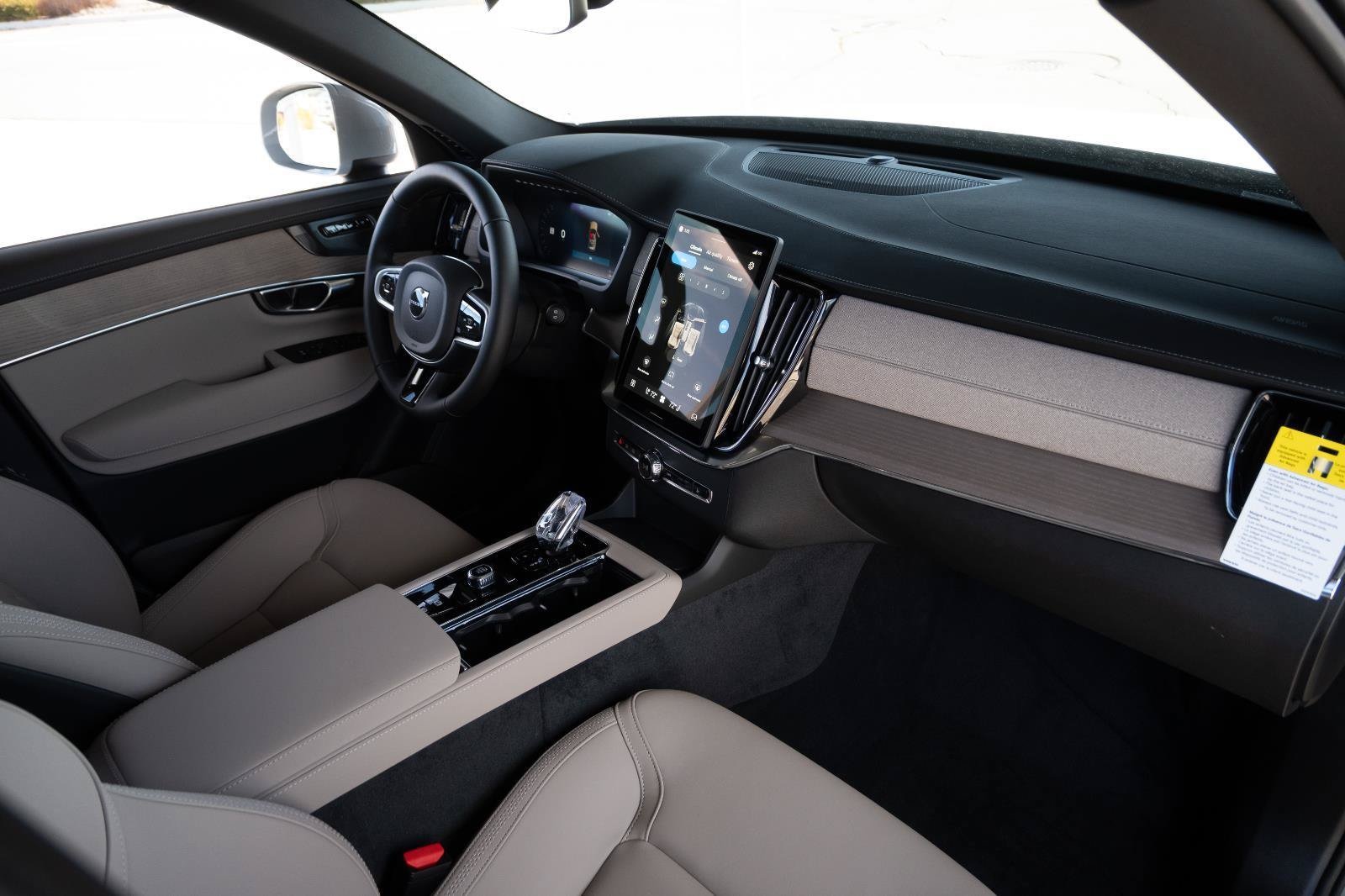 2026 Volvo XC90 Plus - Photo 30