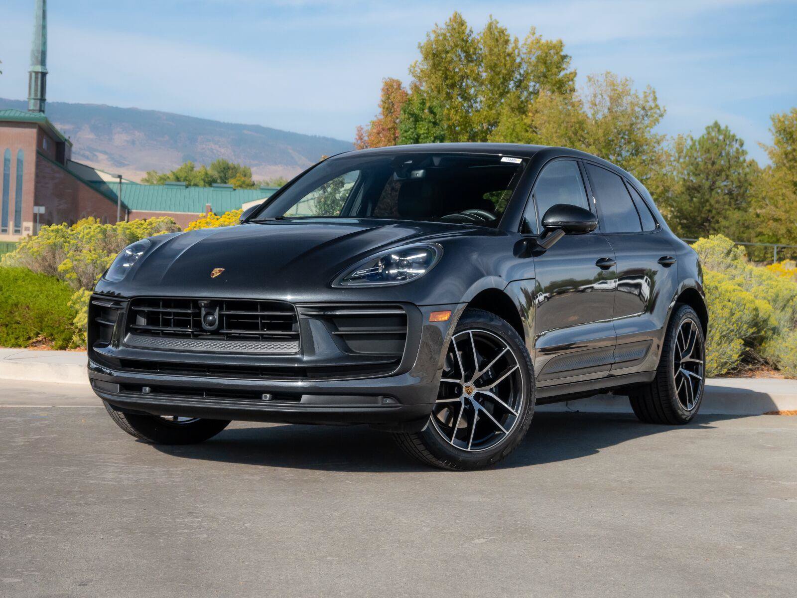 2025 Porsche Macan