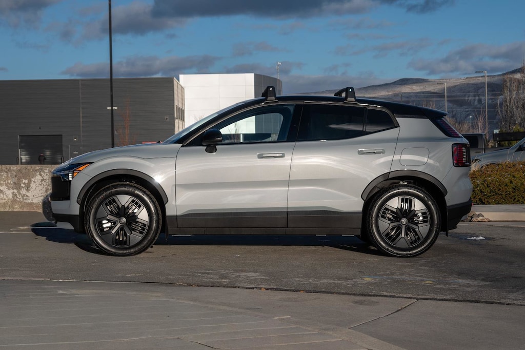 New 2026 Volvo EX30 Twin Motor Cross Country Ultra SUV