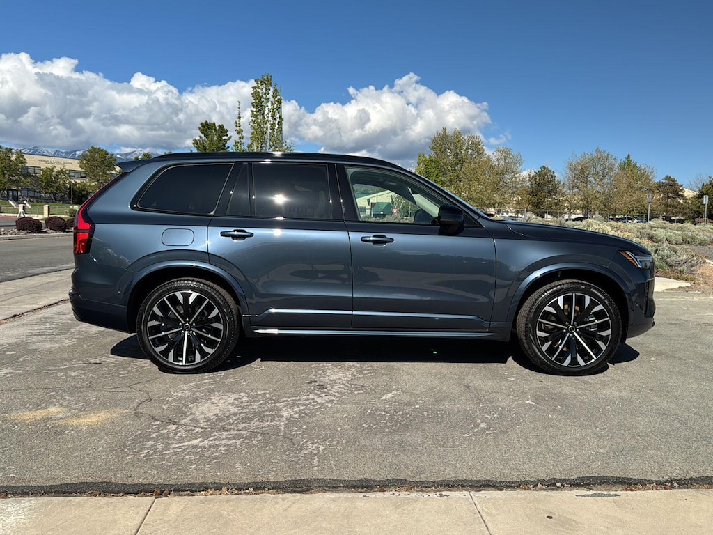New 2026 Volvo XC90 plug-in hybrid T8 Ultra Dark Theme 7-Seater SUV