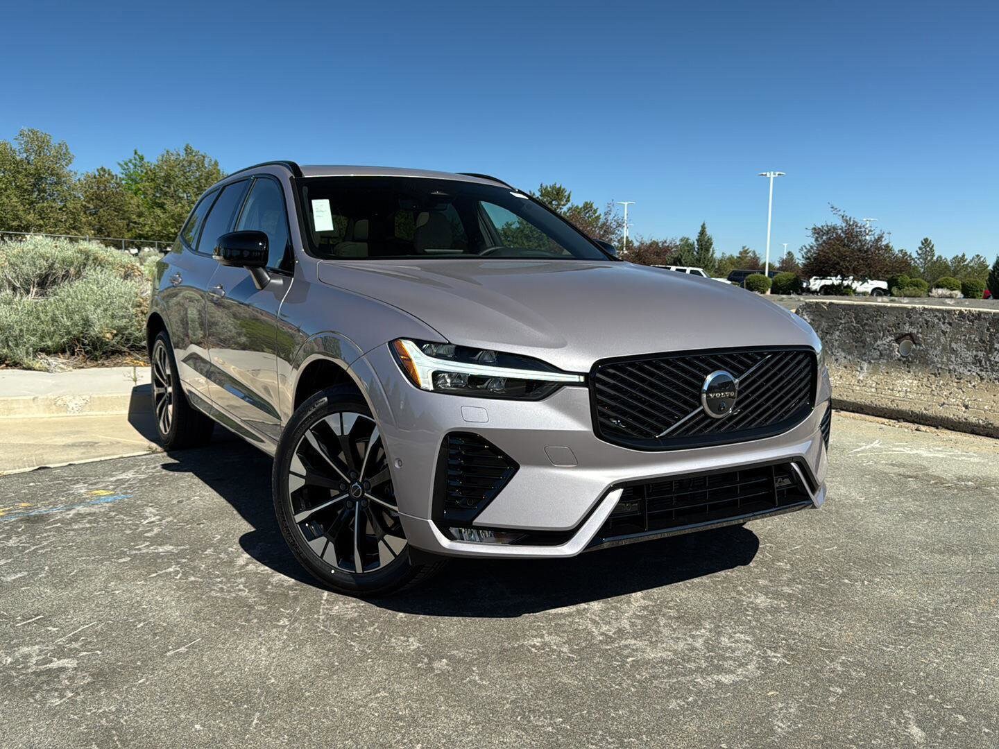 2026 Volvo XC60 B5 Plus Dark AWD's photo