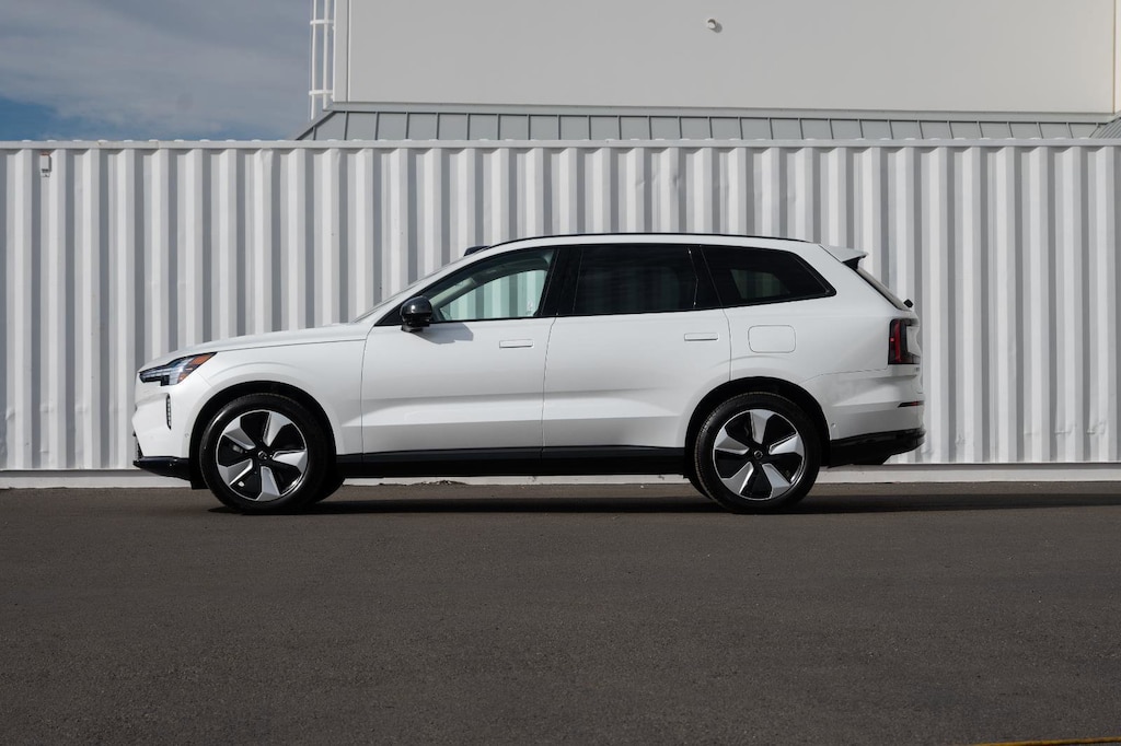 New 2025 Volvo EX90 Twin Motor Performance Plus 6-Seater SUV