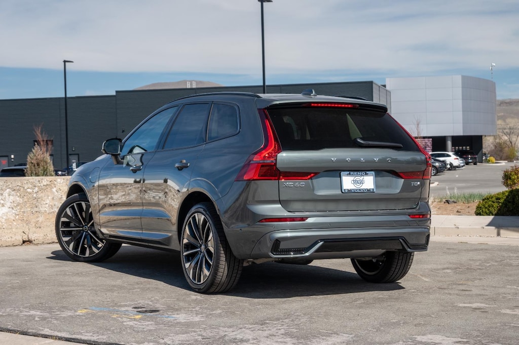 New 2026 Volvo XC60 plug-in hybrid T8 Ultra SUV