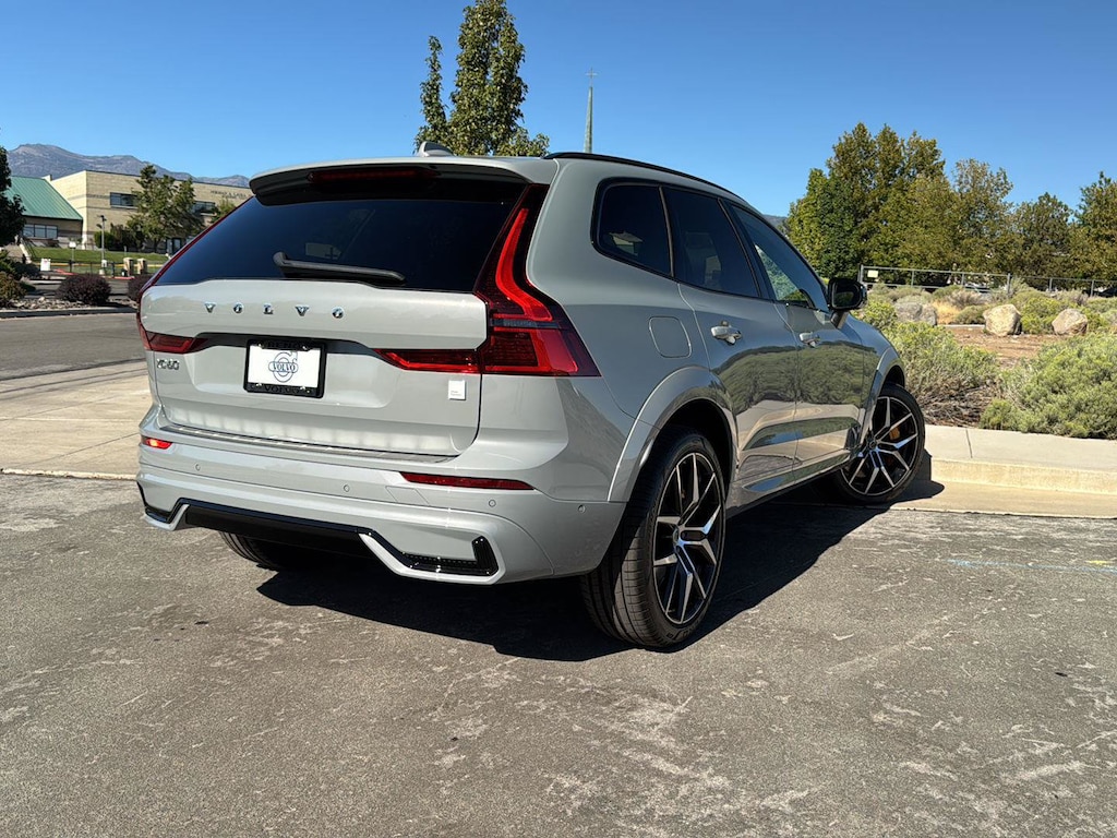 New 2026 Volvo XC60 plug-in hybrid T8 Polestar Engineered SUV