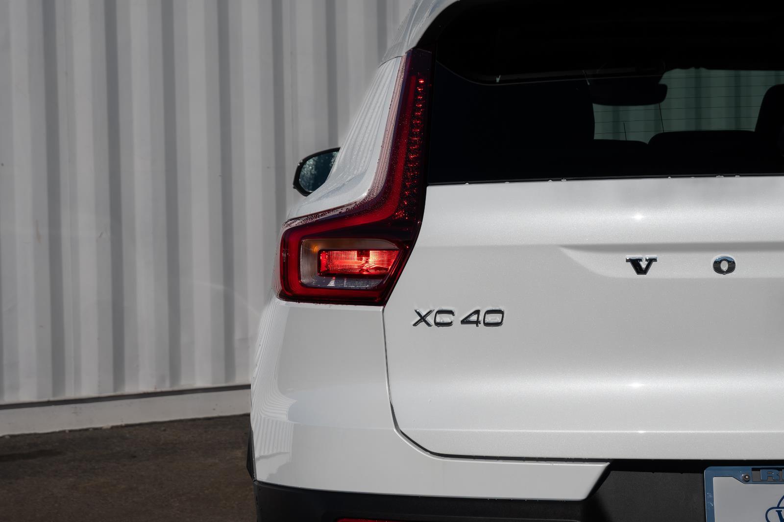 2026 Volvo XC40 Plus - Photo 25