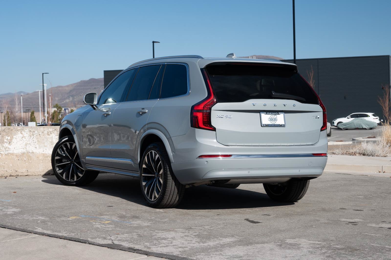 2026 Volvo XC90 Plus - Photo 3