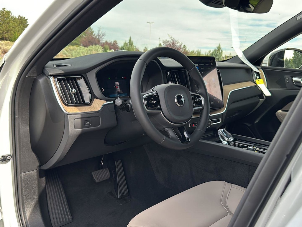 New 2026 Volvo XC60 B5 Plus SUV