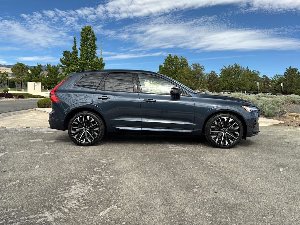 New 2026 Volvo XC60 plug-in hybrid T8 Ultra SUV