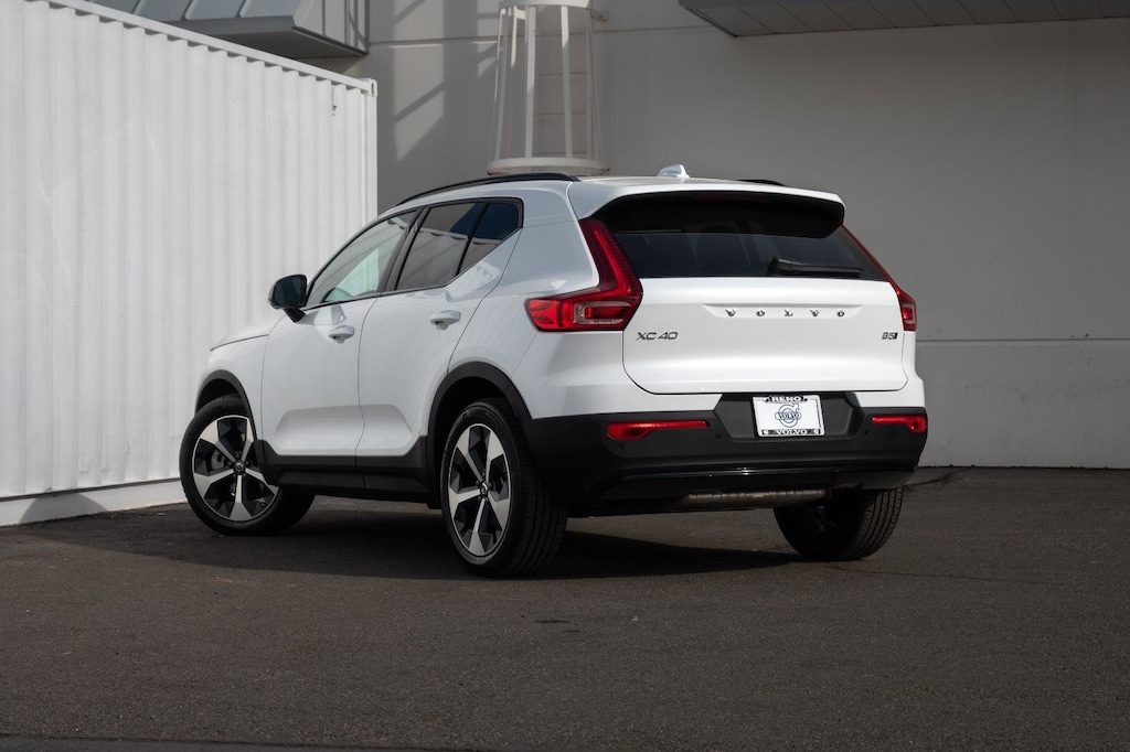 New 2026 Volvo XC40 B5 Plus SUV
