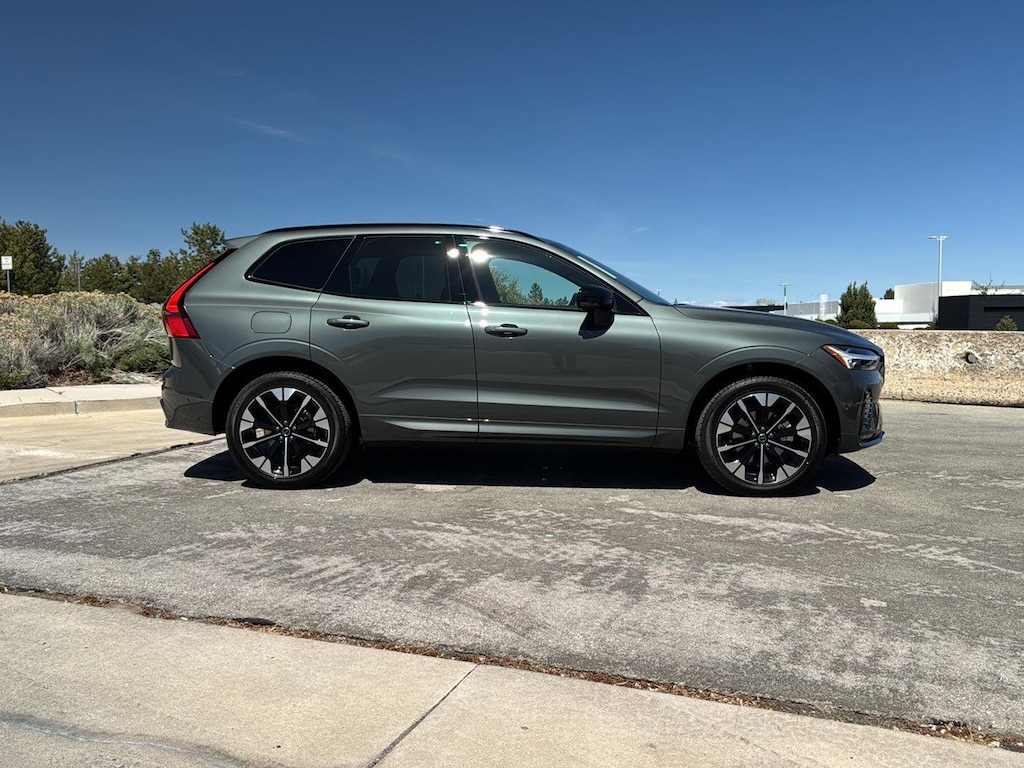 New 2026 Volvo XC60 B5 Plus SUV