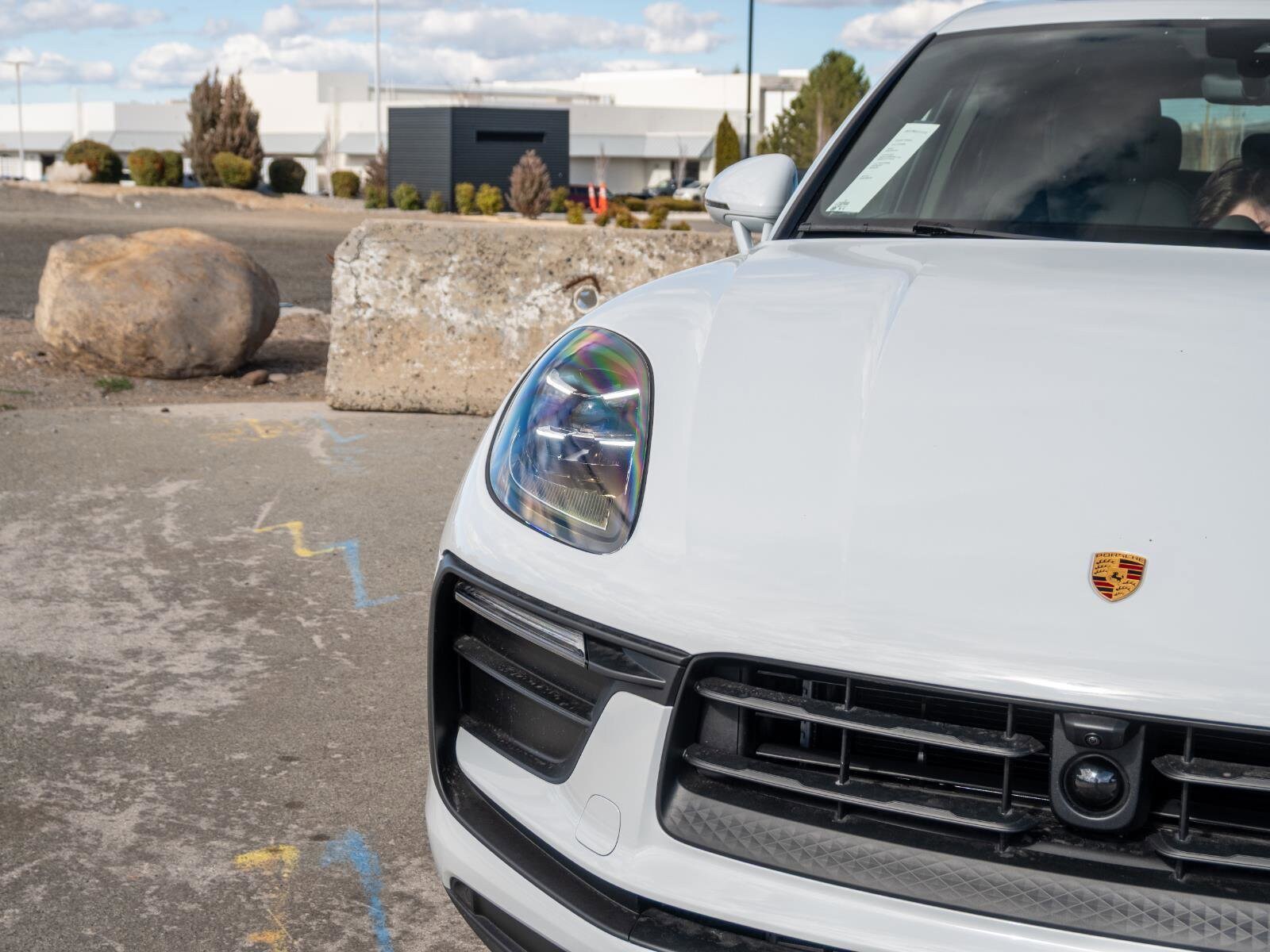 2025 Porsche Macan Base - Photo 34