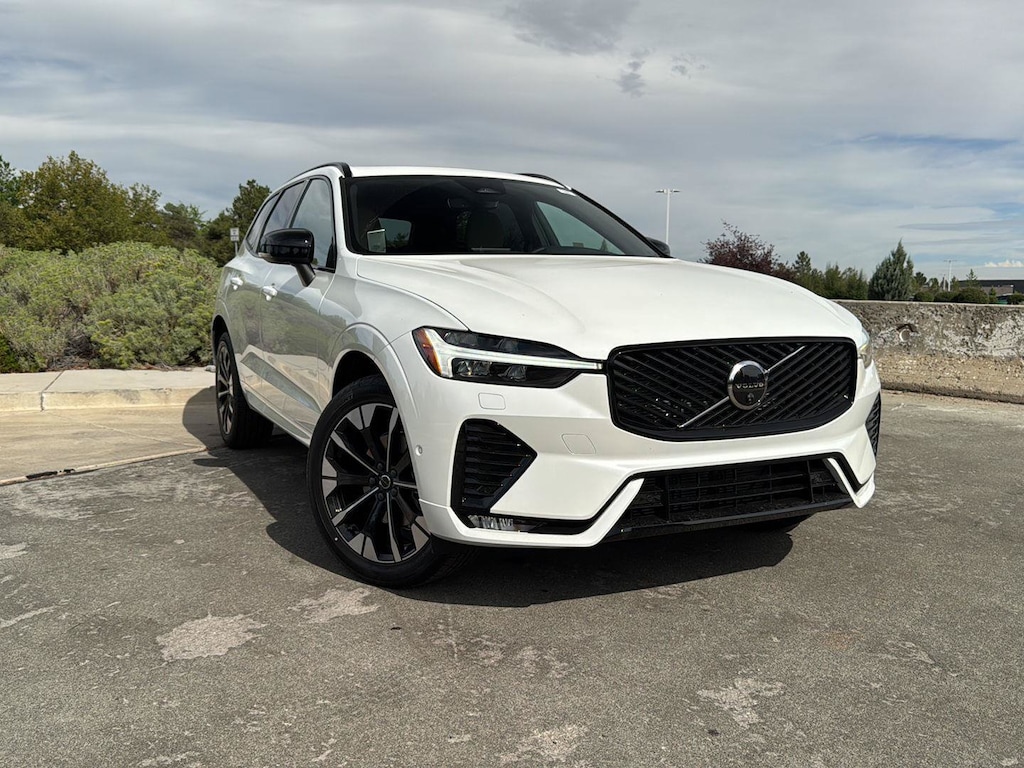 New 2026 Volvo XC60 B5 Plus SUV
