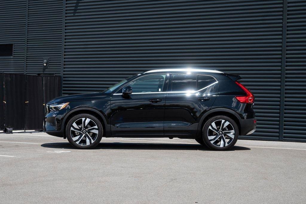 Certified 2024 Volvo XC40 Ultimate Bright Theme B5 AWD Ultimate Bright Theme