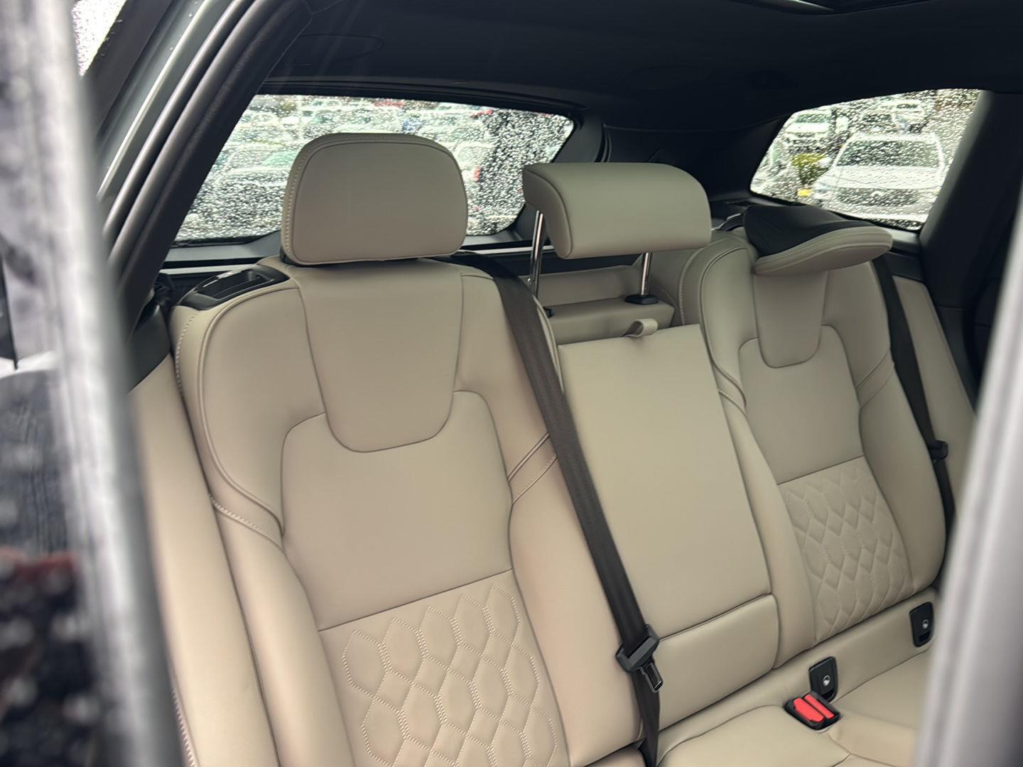 2026 Volvo XC60 Plus - Photo 27