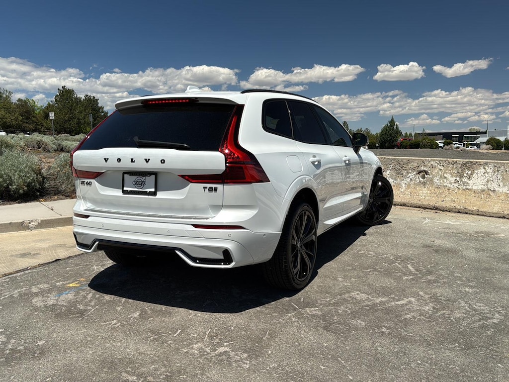 New 2026 Volvo XC60 plug-in hybrid T8 Ultra Black Edition SUV