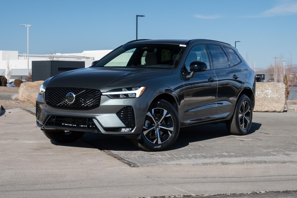 New 2026 Volvo XC60 B5 Core SUV