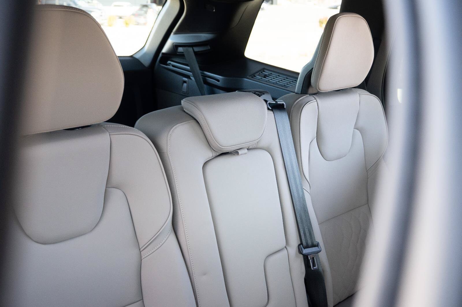 2026 Volvo XC90 Plus - Photo 13