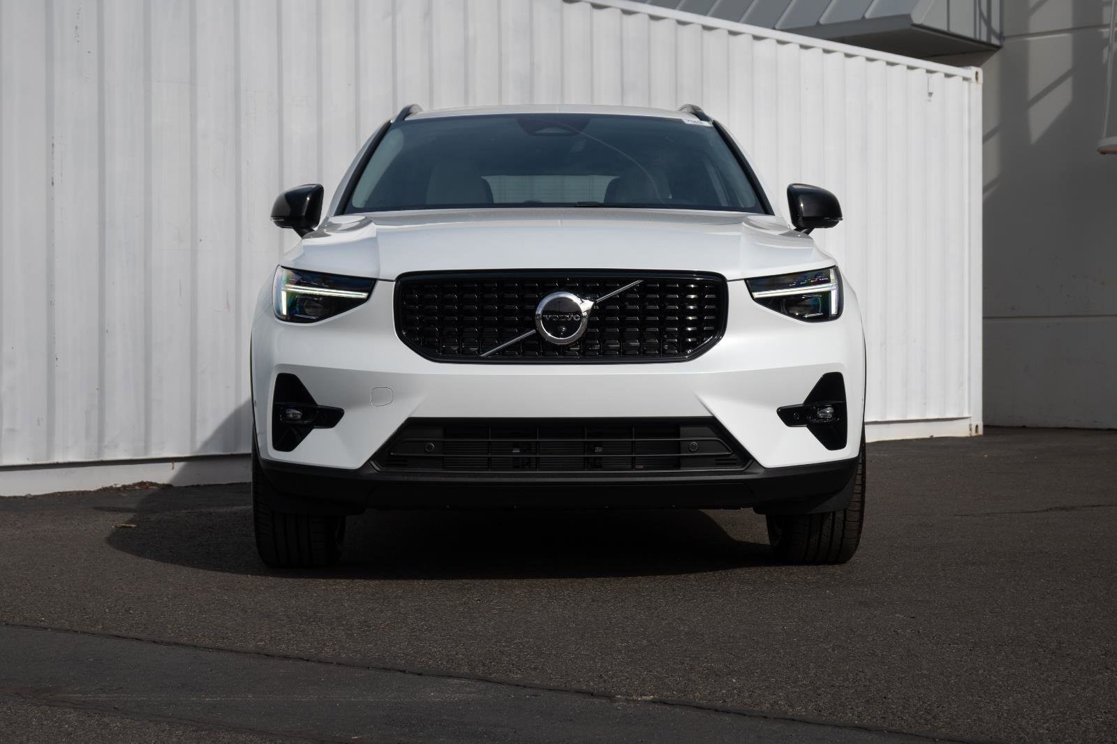 2026 Volvo XC40 Plus - Photo 11