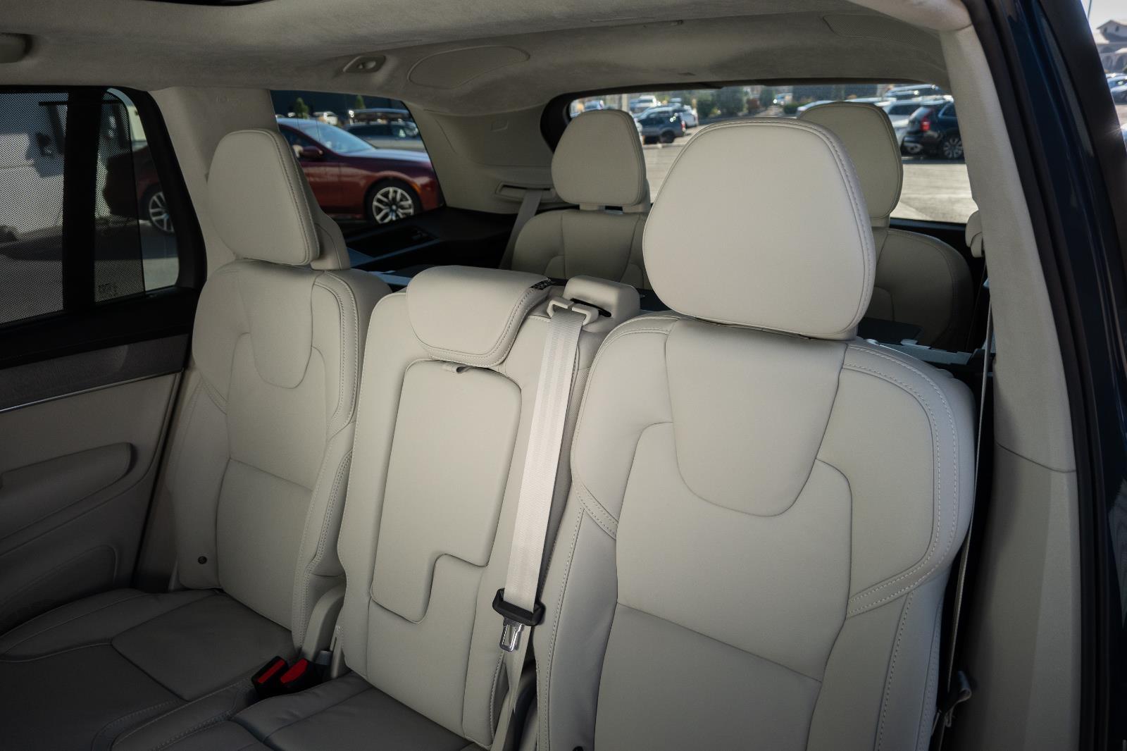2026 Volvo XC90 Ultra - Photo 14
