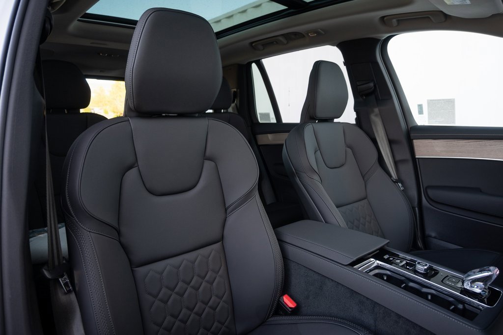 2026 Volvo XC90 Plus - Photo 24