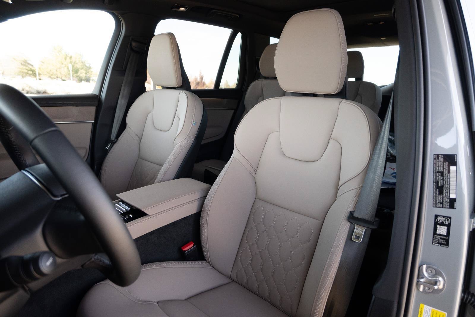 2026 Volvo XC90 Plus - Photo 5