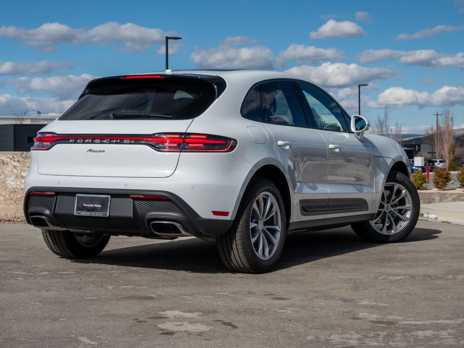 2025 Porsche Macan Base - Photo 7