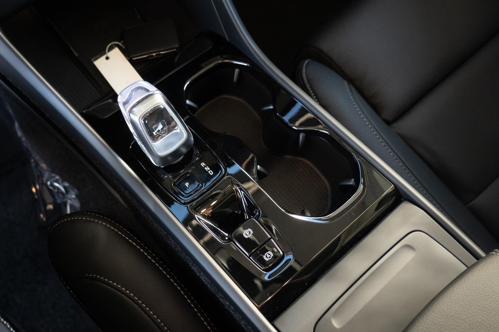 2026 Volvo XC40 Plus - Photo 21