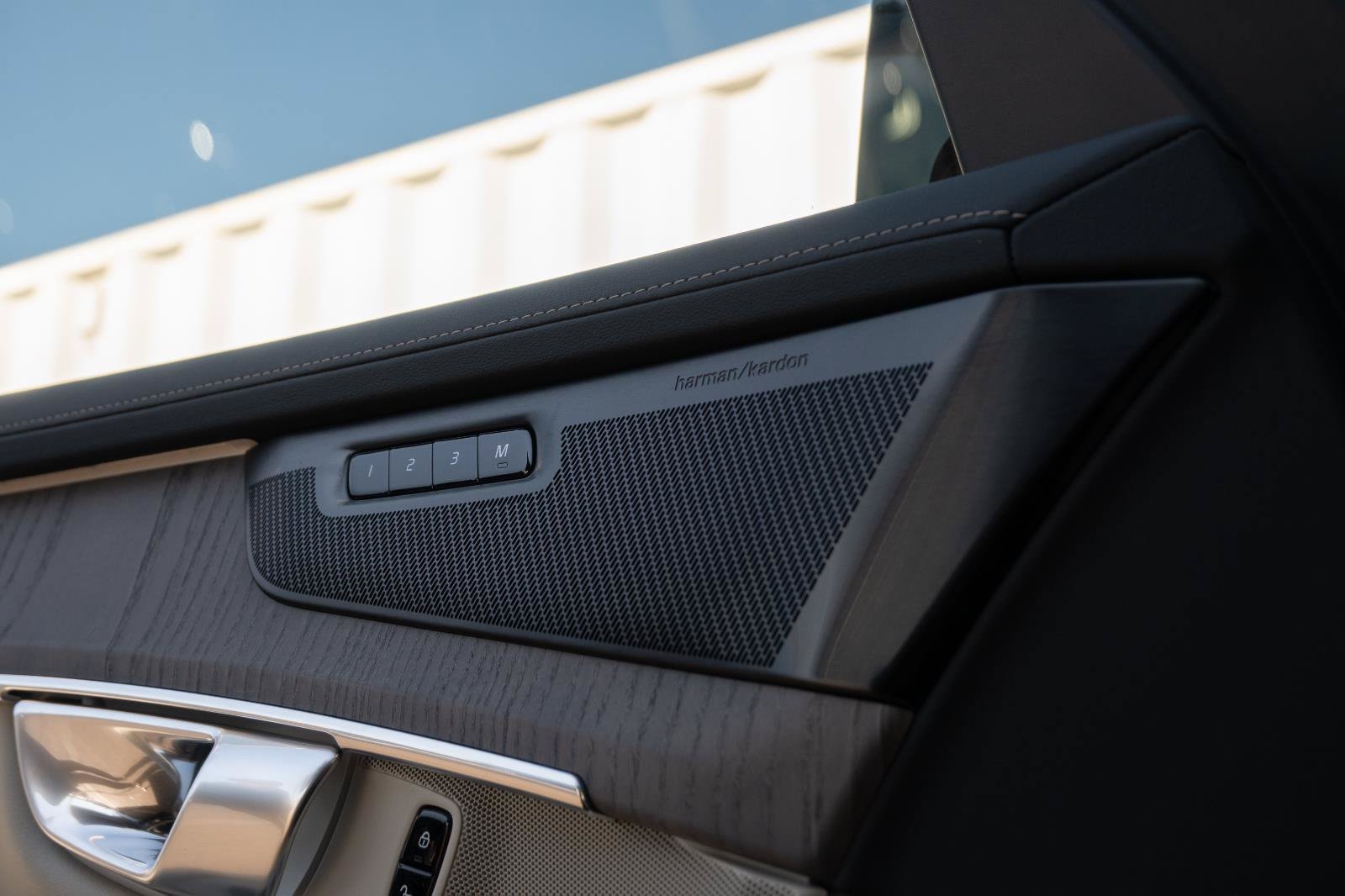 2026 Volvo XC90 Ultra - Photo 16