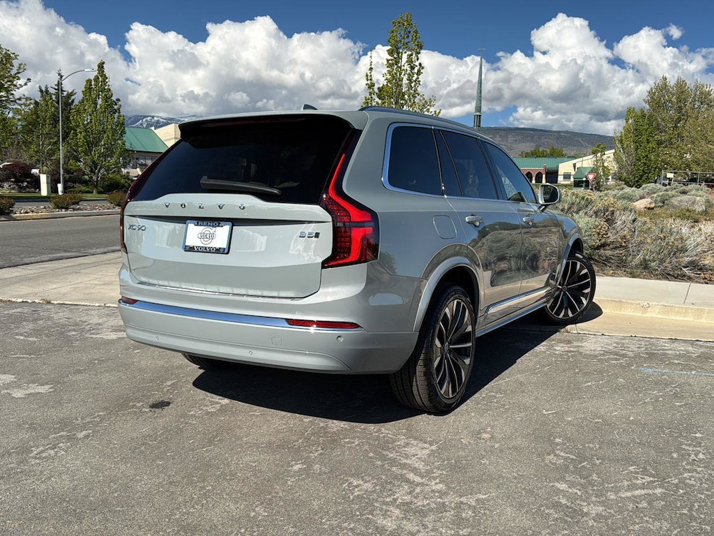 New 2026 Volvo XC90 B5 Core SUV