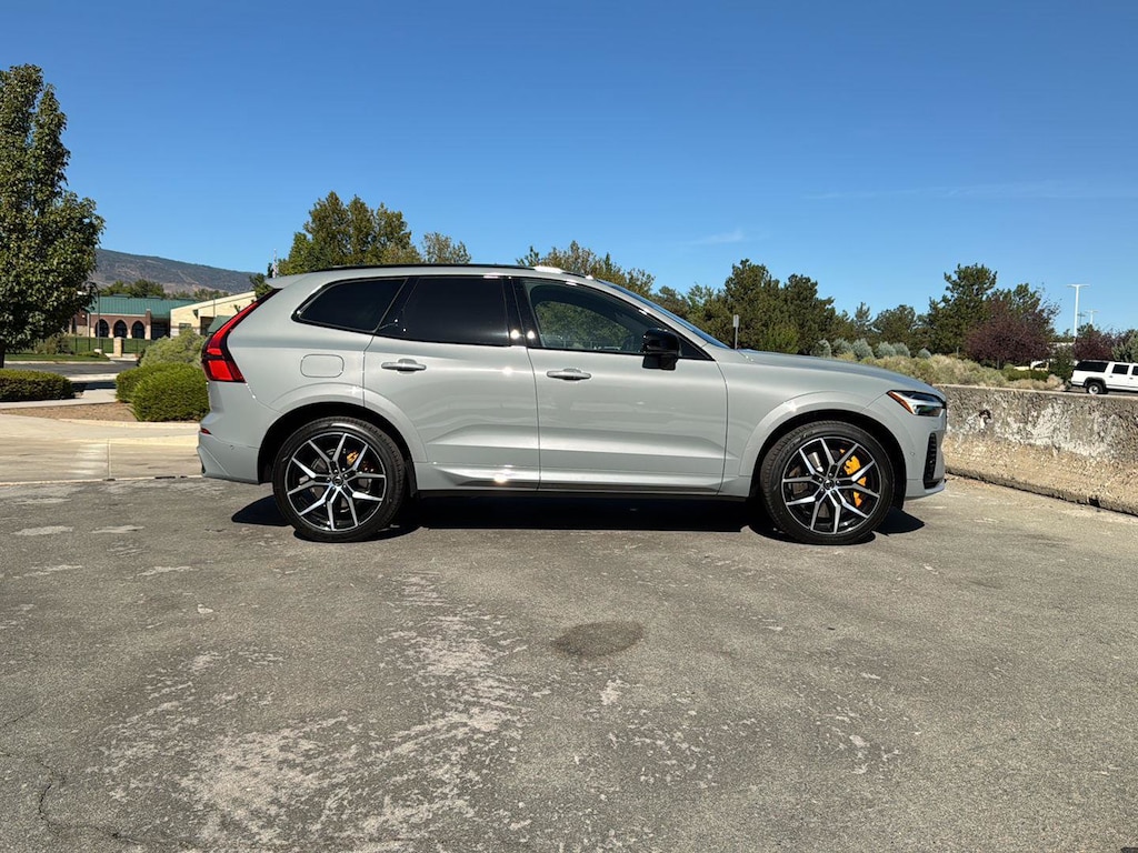 New 2026 Volvo XC60 plug-in hybrid T8 Polestar Engineered SUV