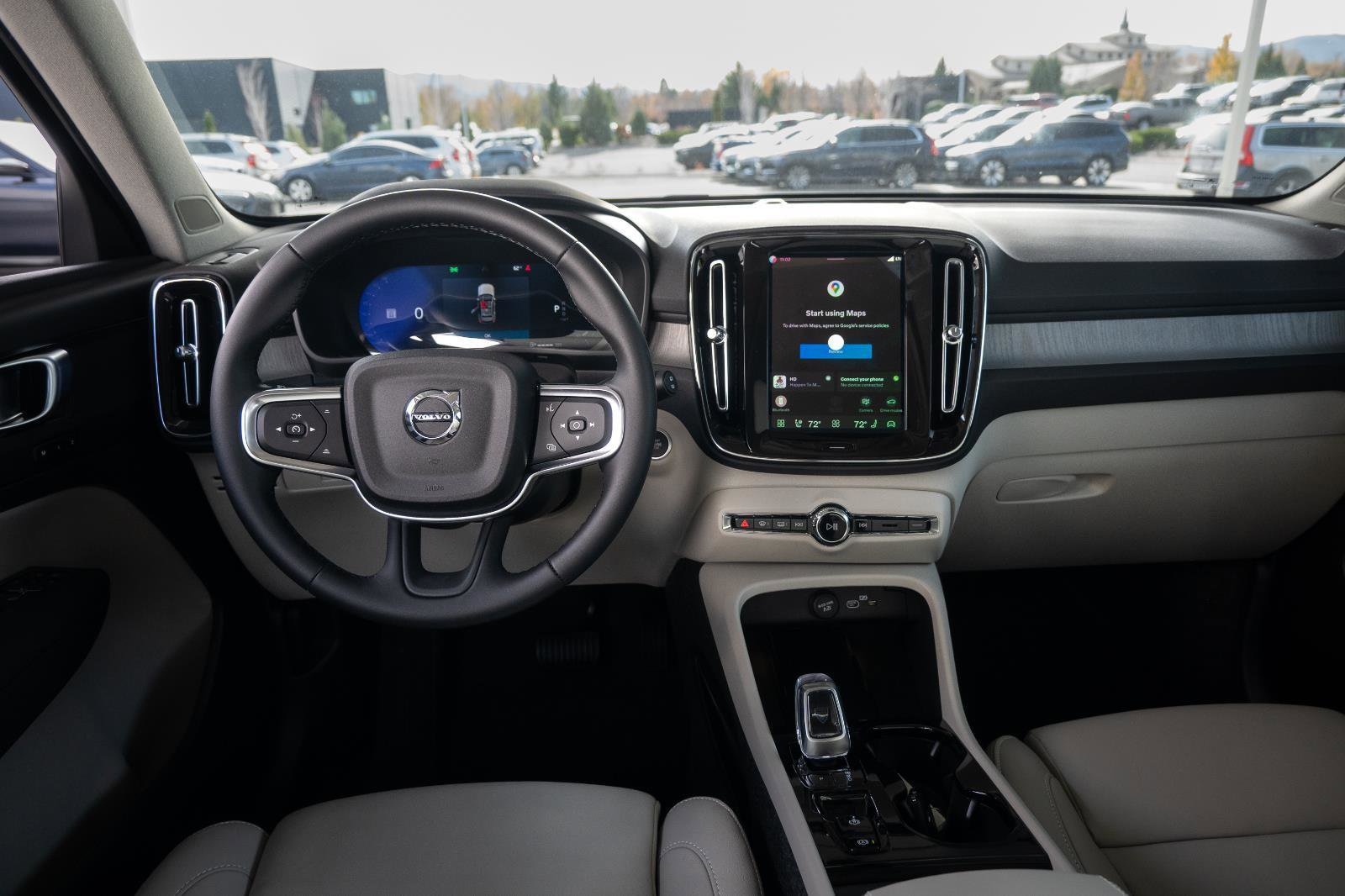 2026 Volvo XC40 Plus - Photo 16