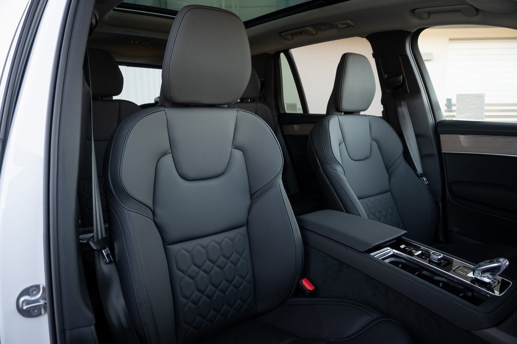 2026 Volvo XC90 Plus - Photo 26