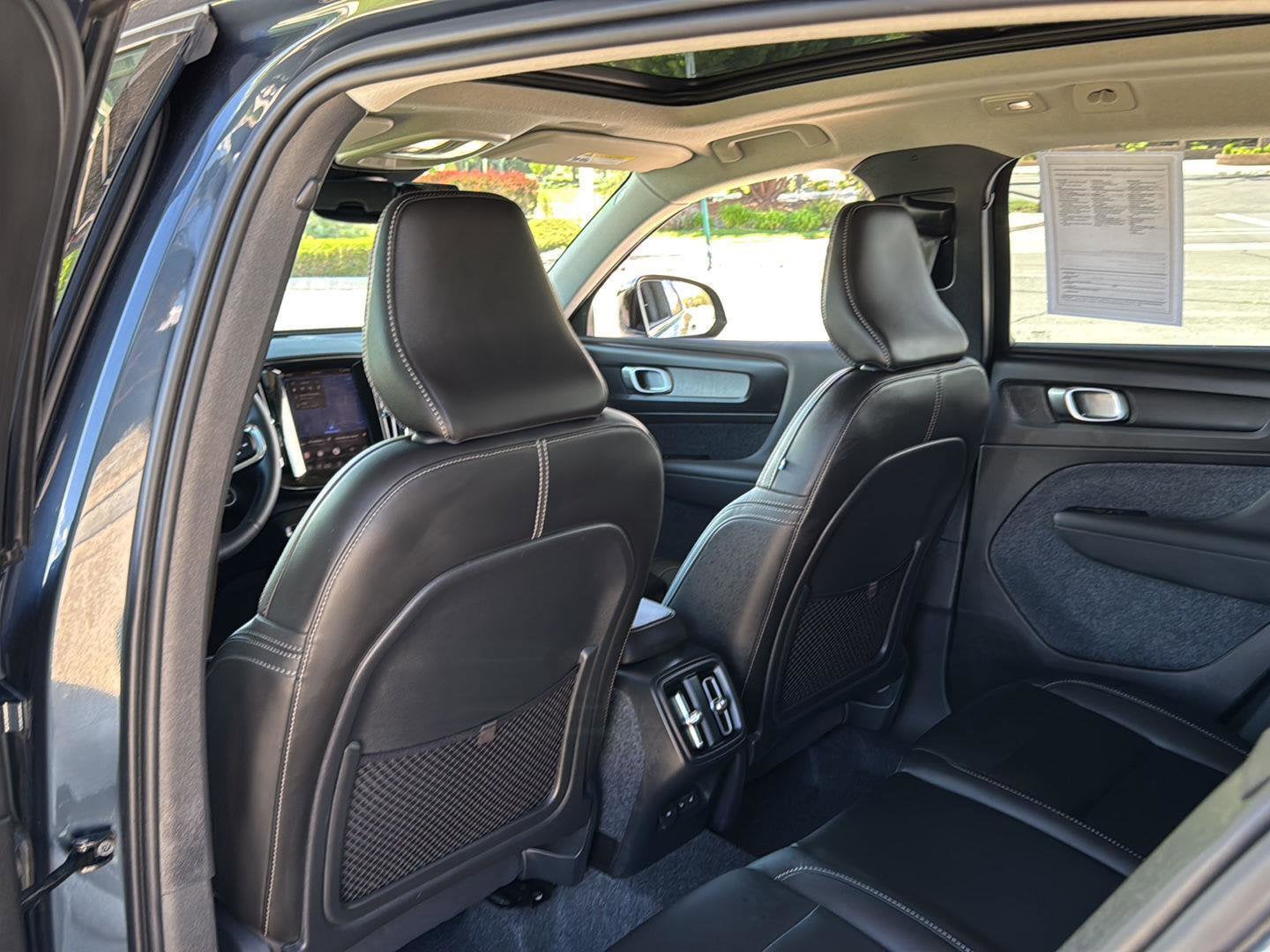 2026 Volvo XC40 Plus - Photo 15