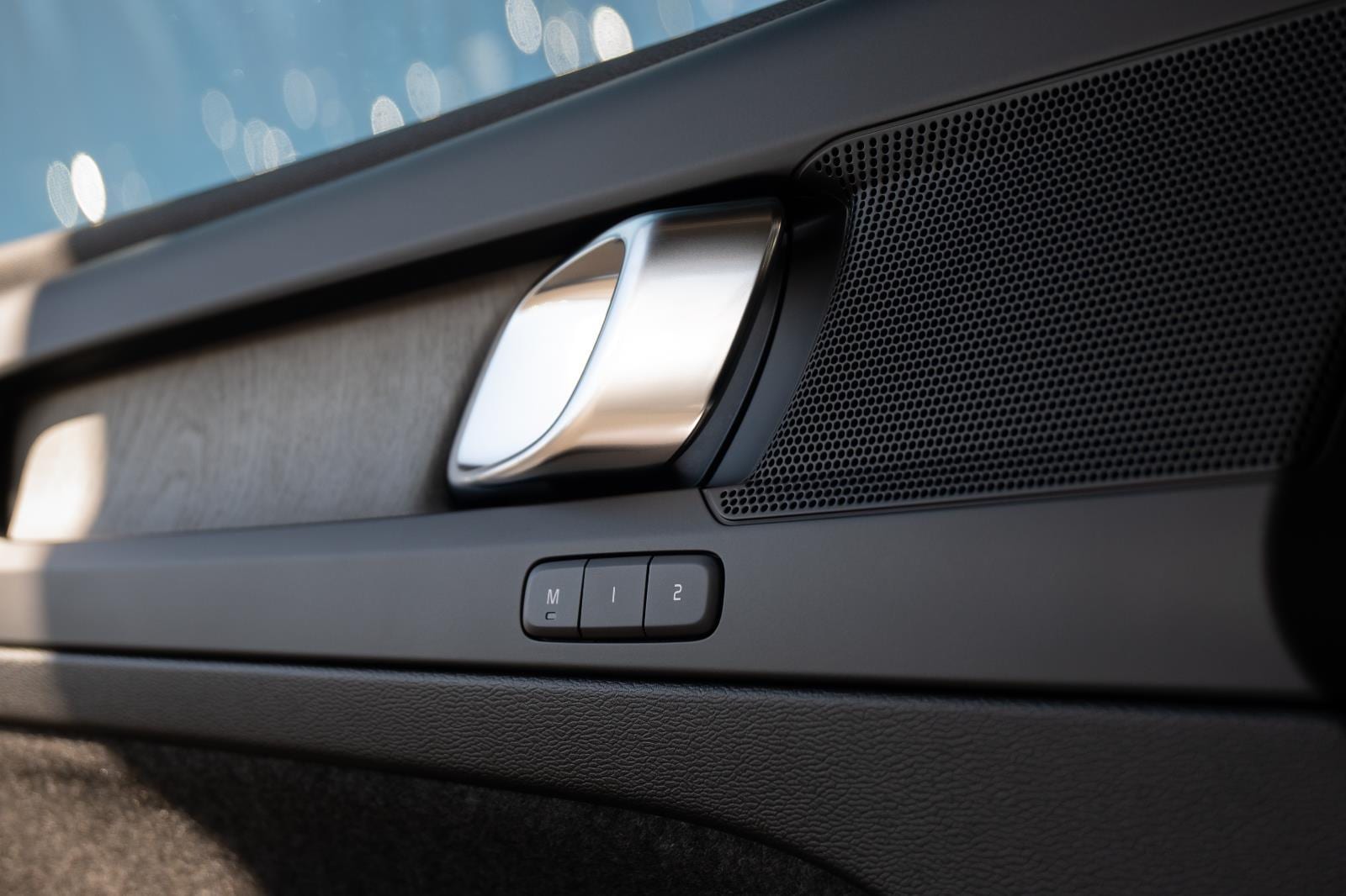 2026 Volvo XC40 Plus - Photo 16