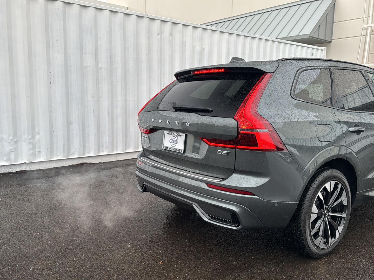 2026 Volvo XC60 Plus - Photo 19