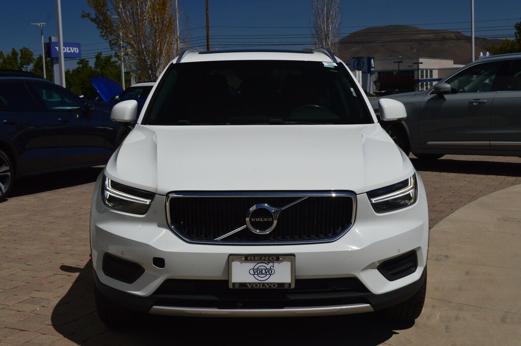 Used 2019 Volvo XC40 Momentum SUV
