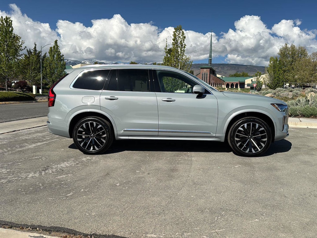New 2026 Volvo XC90 B5 Core SUV